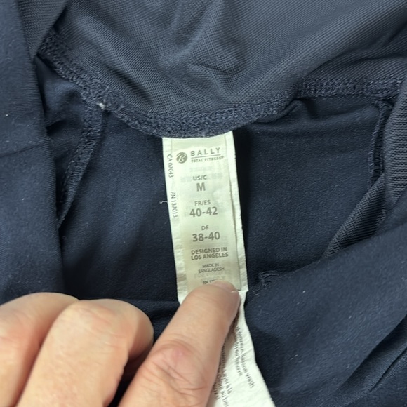 Bally Control Top High Waist Legging with Pockets in NAVY - Picture 2 of 6